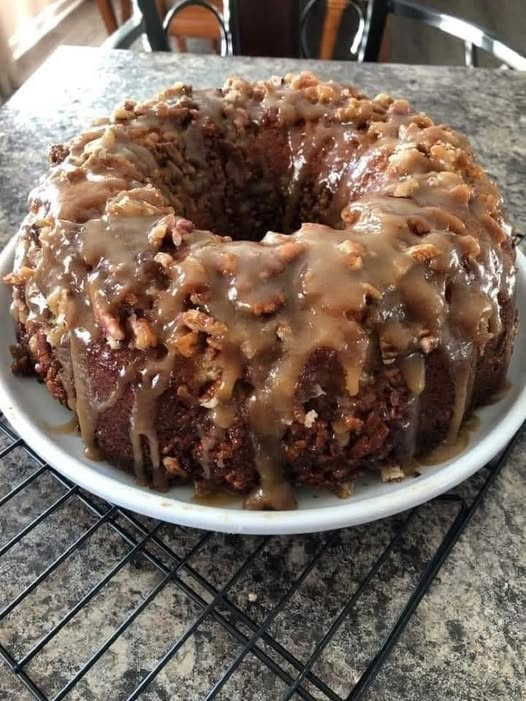 Pecan Upside Down Cake: A Rich and Nutty Delight