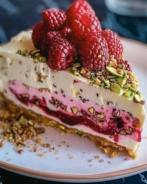 Elegant Pistachio Raspberry Crunch Cheesecake: A Flavorful Twist on a Classic Dessert