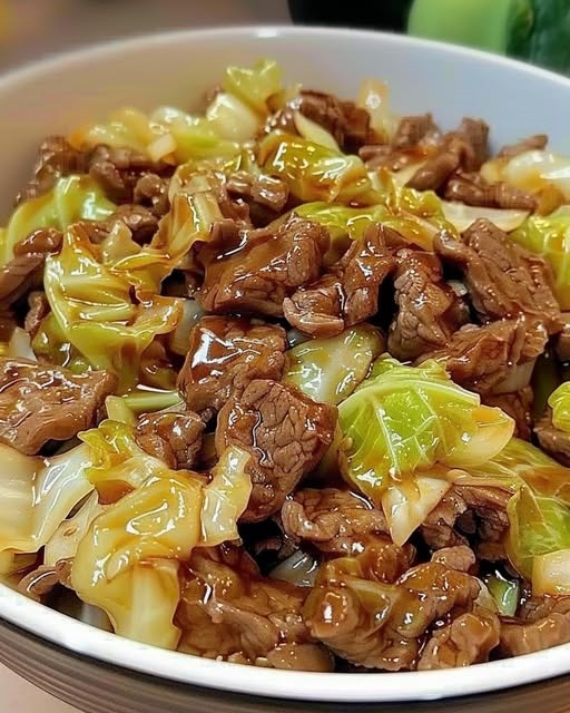 Beef and Cabbage Stir Fry with a Sweet and Savory Sauce: A Flavorful One-Pan Meal