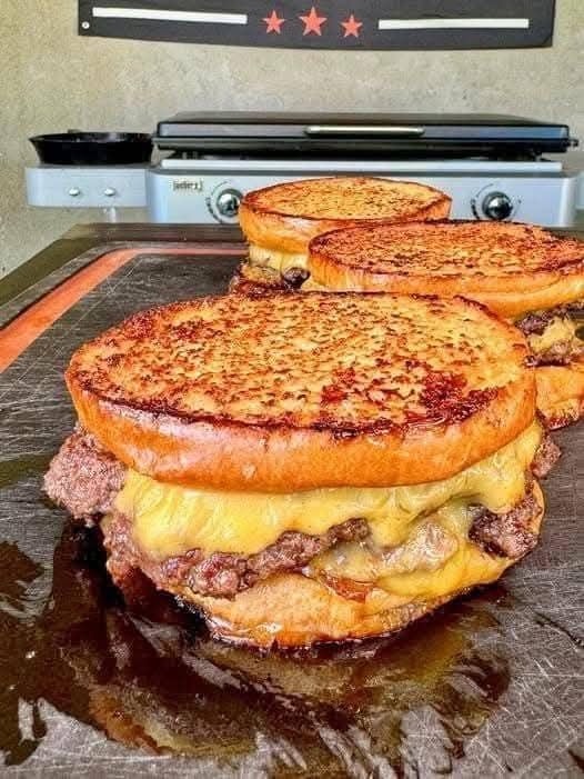 Grilled Cheese Burgers: The Ultimate Comfort Food Mashup