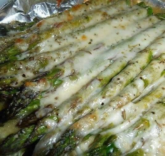 Cheesy Baked Asparagus: A Savory Side Dish Packed with Flavor