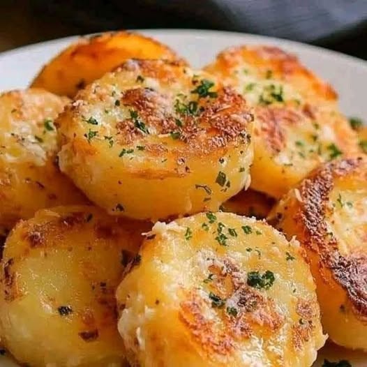 Cheesy Potato Rounds: Crispy, Cheesy Perfection