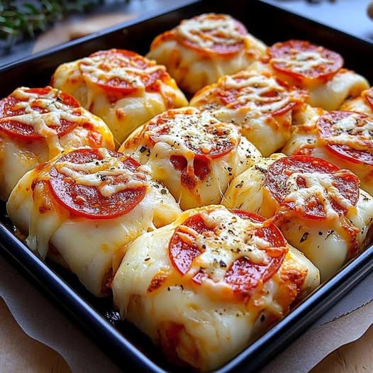 Mini Pepperoni Pizzas: Bite-Sized Perfection for Pizza Lovers