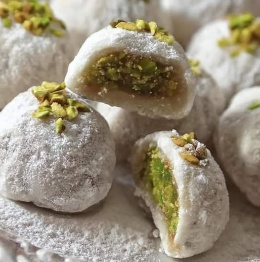 Pistachio Snowball Cookies: A Nutty, Buttery Delight