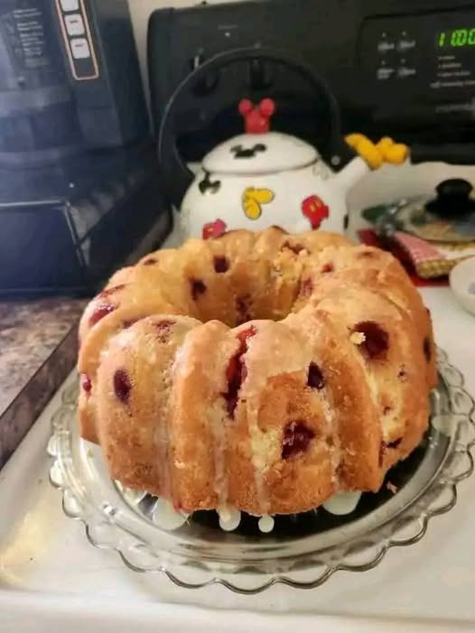 Cranberry Orange Cake: A Fresh and Zesty Holiday Treat