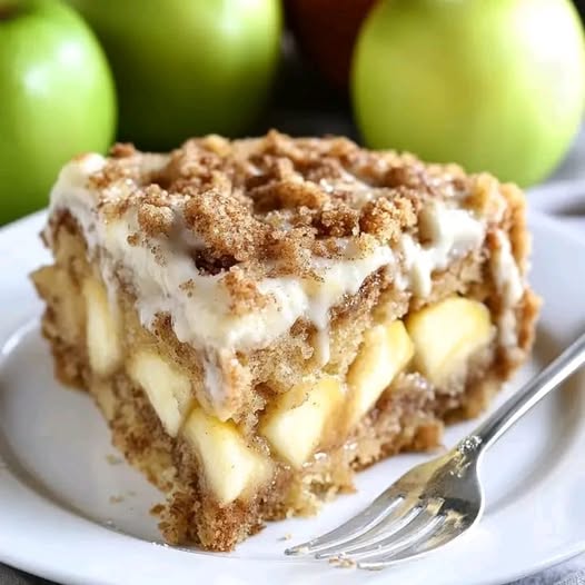 Apple Coffee Cake with Cream Cheese Filling: A Sweet and Tangy Morning Deligh