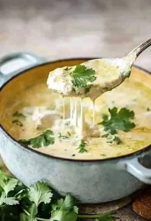 Crockpot Green Enchilada Chicken Soup: A Hearty, Flavorful Meal with Minimal Effort