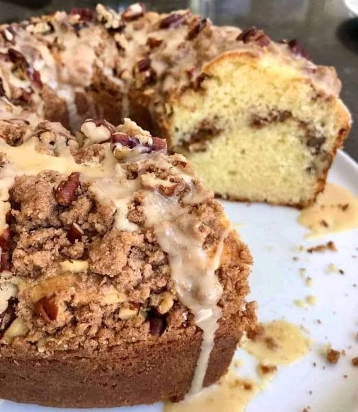 Sour Cream Coffee Cake: A Classic Treat for Any Occasion