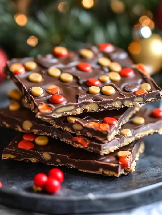 Holiday Reese’s Peanut Butter Bark: A Festive Sweet Treat