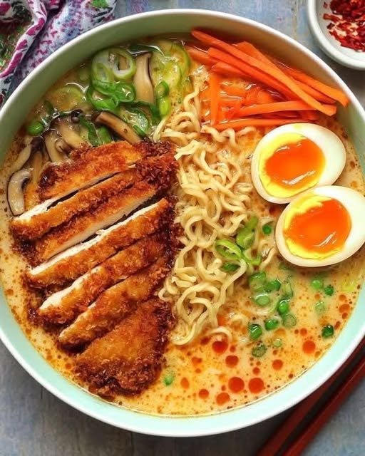 Miso Ramen with Crispy Chicken Katsu: A Flavorful Fusion of Comfort and Crunch