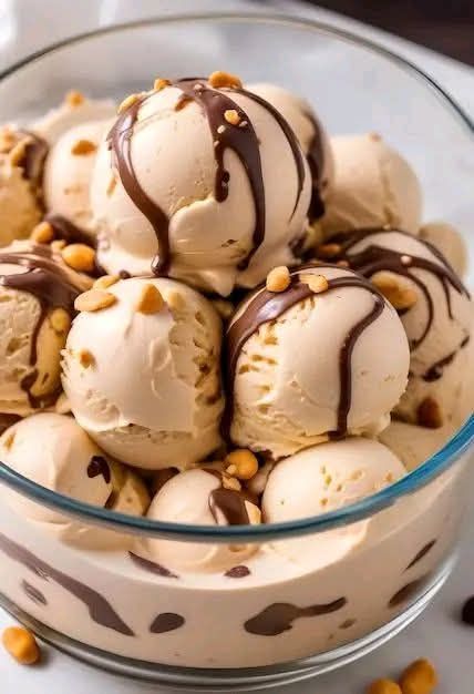 Homemade Moose Tracks Ice Cream: A Decadent, Sweet Treat You’ll Love!