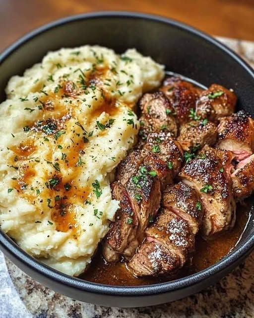 Slow Cooker Garlic Butter Ribeye with Parmesan Mashed Potatoes: A Hearty Comfort Meal