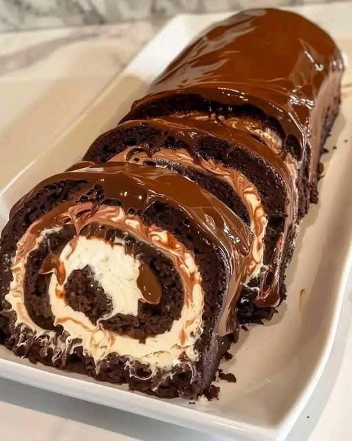 Chocolate Cake Roll: A Decadent, Light, and Delicious Dessert