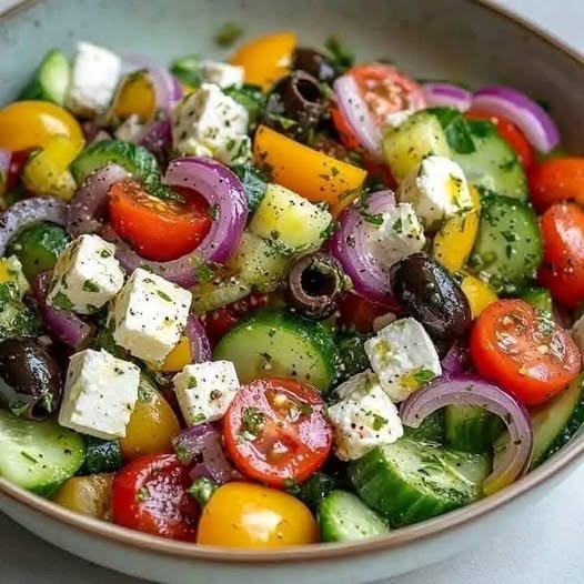 Mediterranean Salad: A Fresh and Flavorful Delight