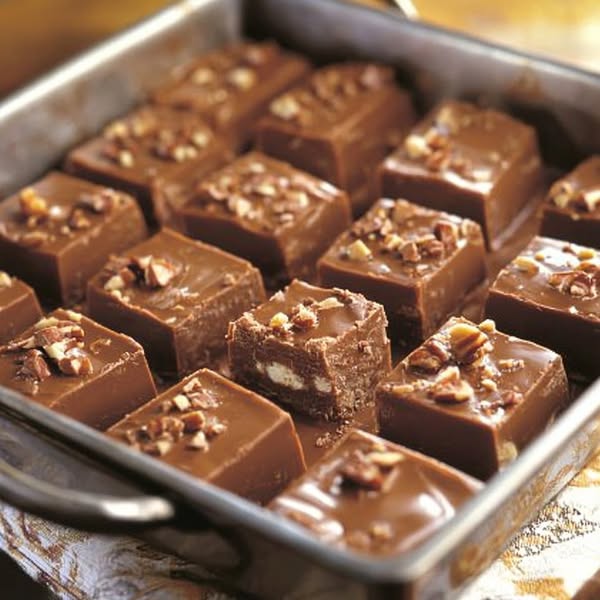 Classic Homemade Fantasy Fudge: A Creamy Delight in Just 5 Steps