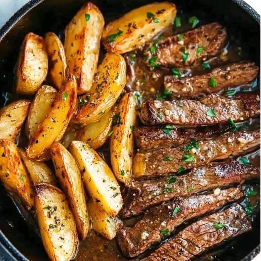 Garlic Butter Steak and Potatoes Skillet: A Hearty One-Pan Meal