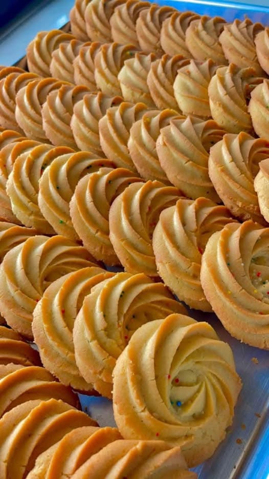 Milky Coconut Biscuits: A Tropical Delight in Every Bite