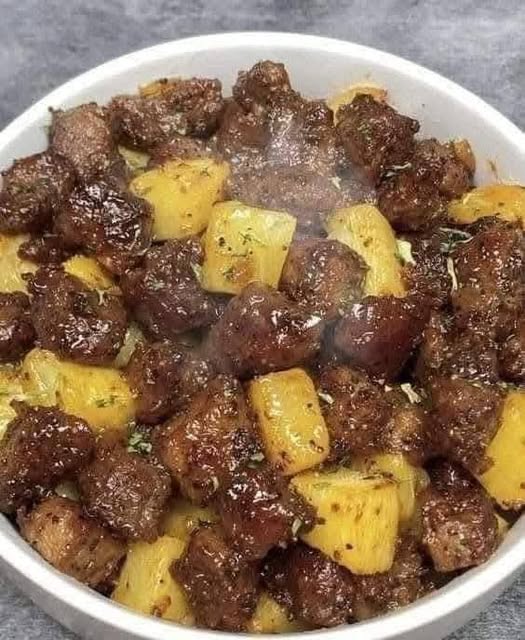 Air Fryer Garlic Butter Steak Bites and Potatoes: A Quick and Savory Meal