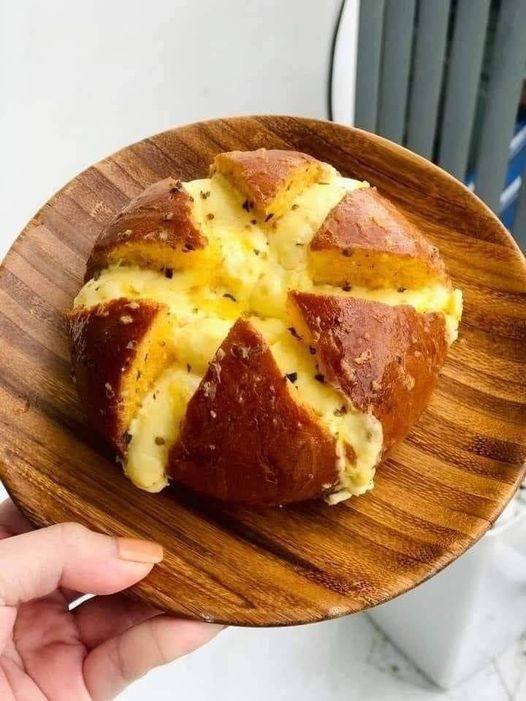 Rustic No-Knead Rosemary Garlic Bread: A Flavorful and Easy Homemade Delight