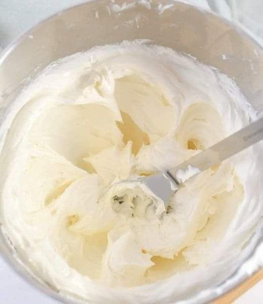 Homemade Buttercream Frosting: The Creamy, Dreamy Frosting for Every Cake