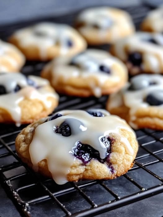 Blueberry Muffin Cookies with Streusel Topping: A Sweet, Fluffy Delight