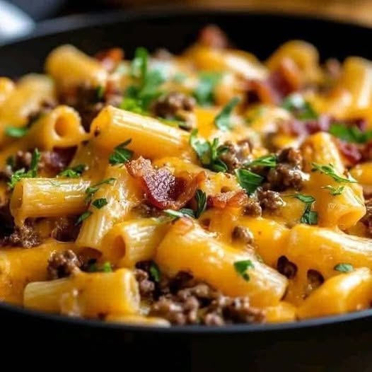 Cheesy Bacon and Ground Beef Pasta: A Comforting, Flavorful Delight