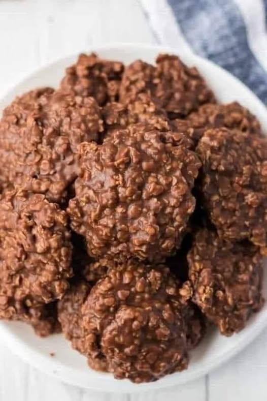 Classic Peanut Butter Cookies: Crispy, Chewy, and Irresistibly Delicious