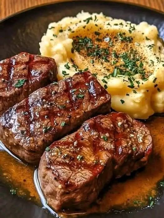 Garlic Butter Steak Bites and Mash: A Savory, Comforting Meal