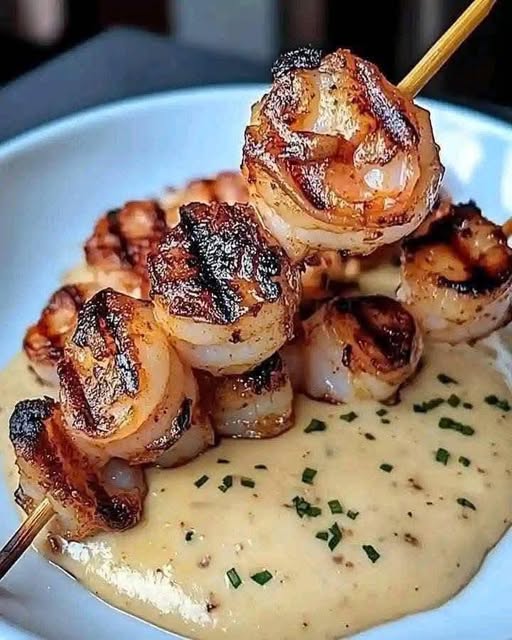 Grilled Shrimp Skewers with Garlic Butter Sauce: A Flavorful and Succulent Seafood Delight