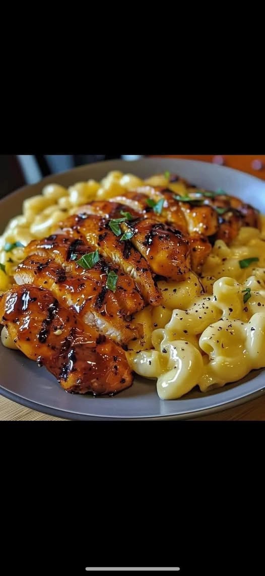 Sweet and Spicy Honey Pepper Chicken with Creamy Macaroni Cheese