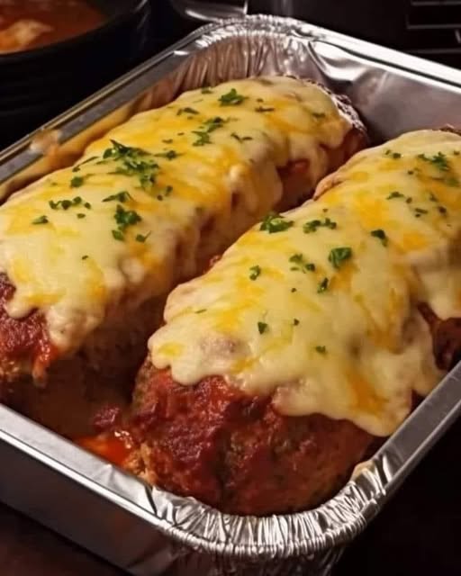 Meatloaf with Mashed Potatoes and Cheese: Comfort Food at Its Best