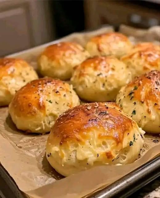 Easy Garlic Cheese Bombs