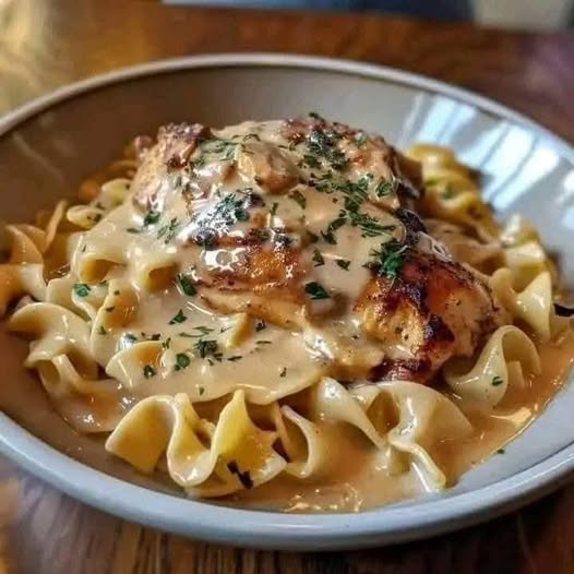 Creamy Garlic Chicken with Buttered Noodles