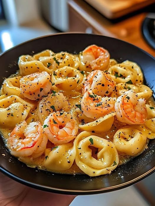 Shrimp Tortellini in Garlic Butter Sauce – A Rich & Creamy Delight