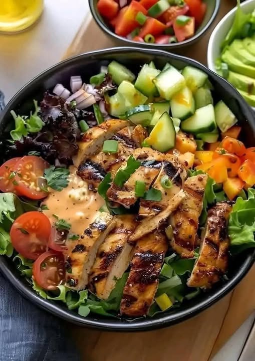 Grilled Chicken Salad Bowl – A Fresh and Nourishing Delight