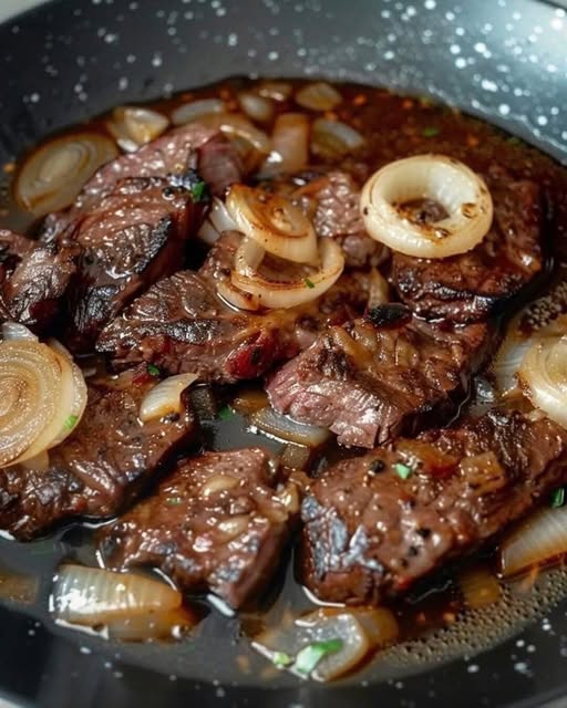 Classic Beef Liver with Caramelized Onions – A Rich and Savory Dish