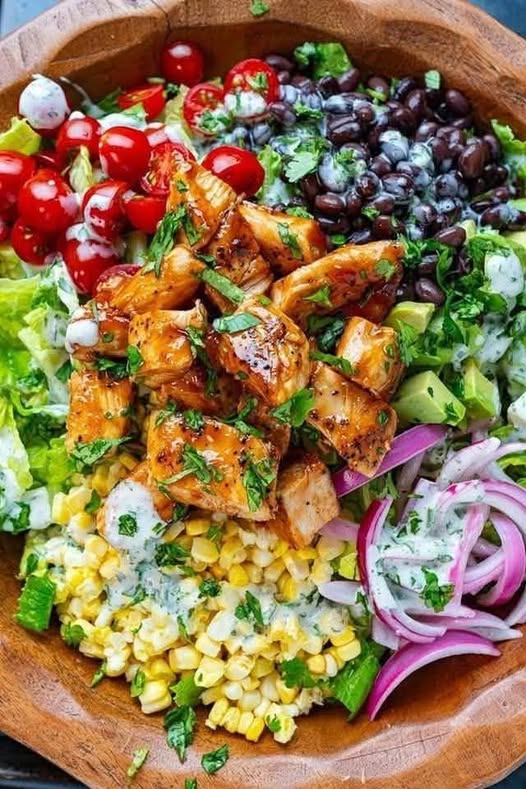 Grilled Chicken & Avocado Salad