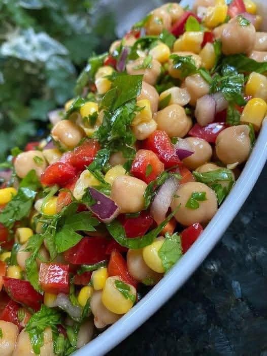 Chickpea Salad: A Fresh, Protein-Packed, and Flavorful Dish!