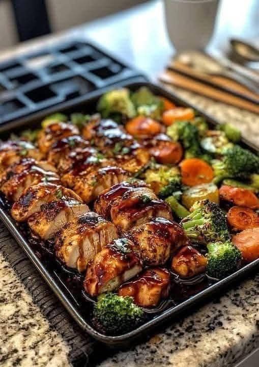 Low-Carb Teriyaki Chicken & Veggies One Pan Meal: A Simple and Flavorful Dinner