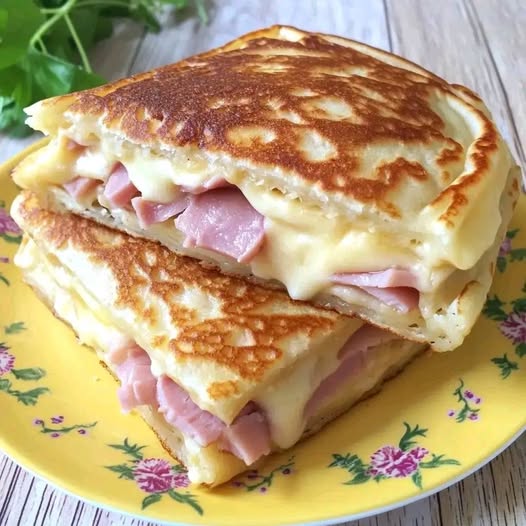 Savory Ham and Cheese Crêpes: A Deliciously Melty Treat