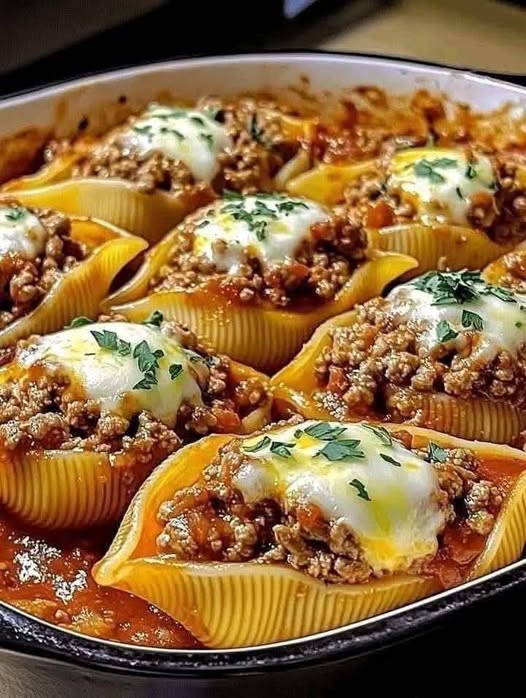 Stuffed Pasta Shells with Meat Sauce and Mozzarella