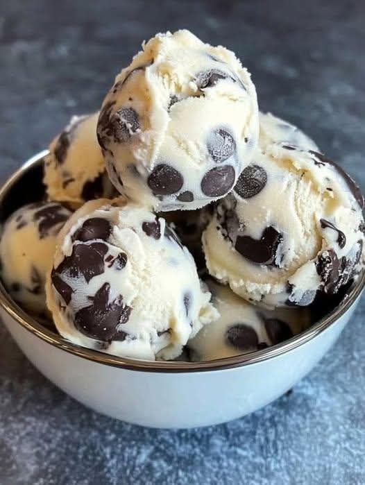 Crunchy Chocolate Chip Ice Cream Balls