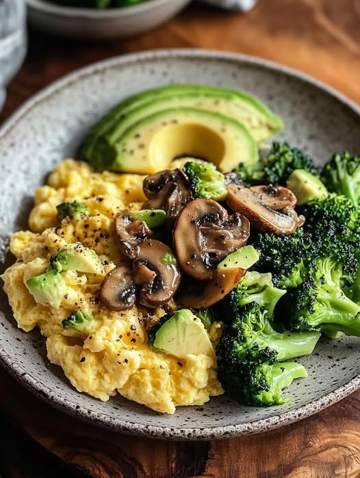 Scrambled Eggs with Sautéed Mushrooms, Broccoli & Avocado