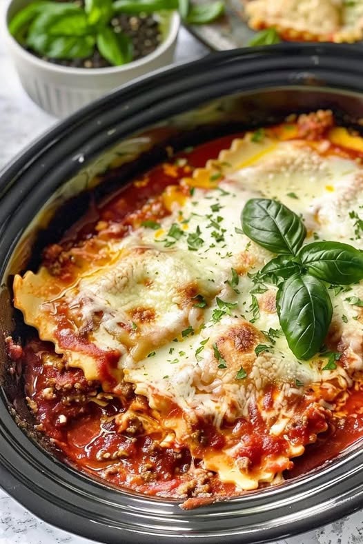 Crockpot Ravioli Lasagna